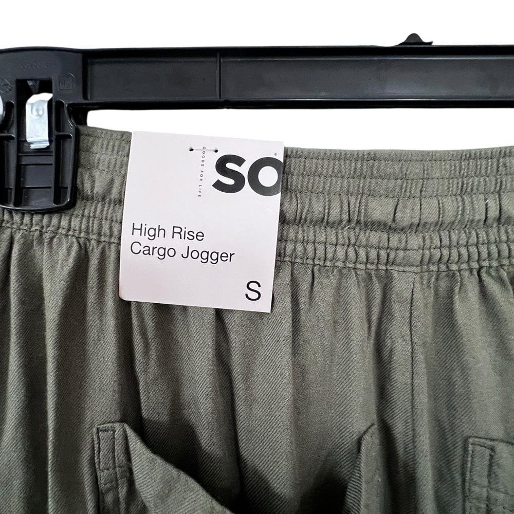SO Woman’s Khaki Cargo Pants - Picture 3 of 4